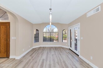 8633 E Camino Del Monte in Scottsdale, AZ - Building Photo - Building Photo