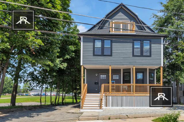161 4th St in Medford, MA - Foto de edificio