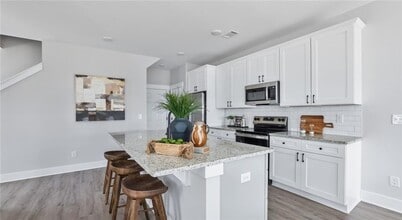 102 Fairlie Pkwy in Cartersville, GA - Foto de edificio - Building Photo