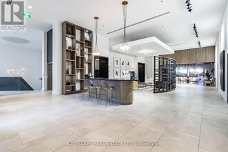 15 Glebe St in Cambridge, ON - Building Photo - Building Photo