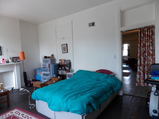 2109 St Paul St in Baltimore, MD - Building Photo - Building Photo