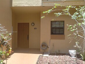 15509 N Miami Lakeway in Miami Lakes, FL - Building Photo - Building Photo
