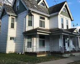 444 Chestnut St in Nelsonville, OH - Building Photo