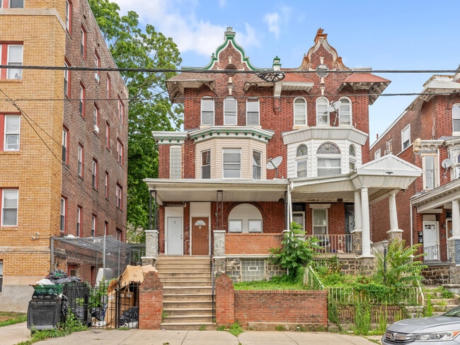 6231 W Jefferson St, Unit #2