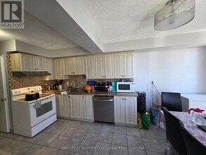 2901-2901 Kipling Ave in Toronto, ON - Building Photo - Building Photo