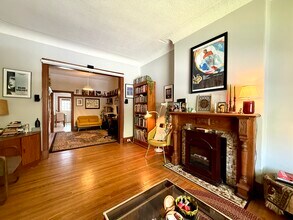 2 Bed - 35-37 West Ave S in Hamilton, ON - Building Photo - Building Photo