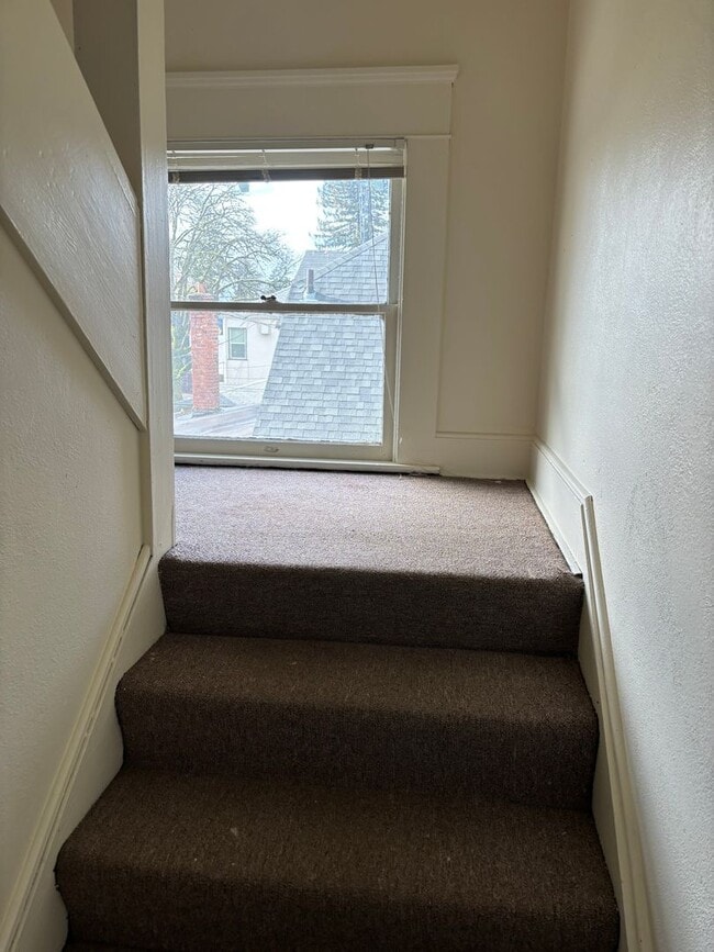 342 E 13th Ave in Eugene, OR - Building Photo - Building Photo