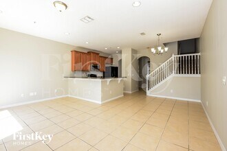 9576 Silver Buttonwood St in Orlando, FL - Foto de edificio - Building Photo