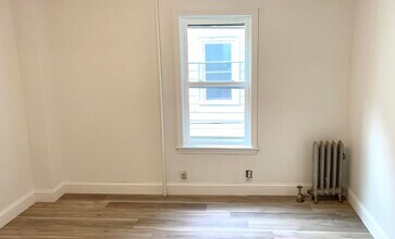 176 S Main St, Unit 3 in Putnam, CT - Building Photo - Building Photo