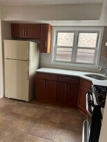 10140 104th St, Unit 3rd Floor in Ozone Park, NY - Building Photo