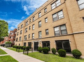 6949 S Paxton Ave in Chicago, IL - Building Photo