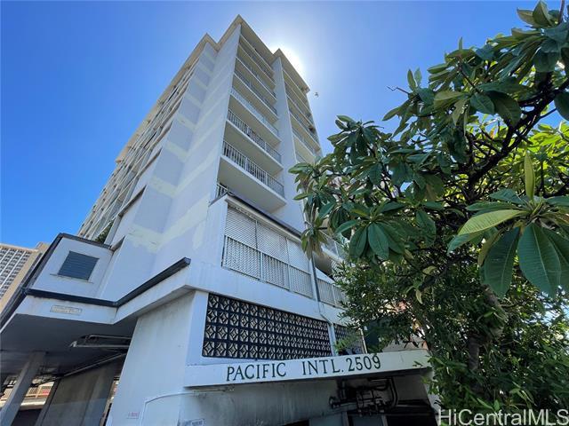 2509 Ala Wai Blvd in Honolulu, HI - Foto de edificio - Building Photo