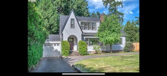 3700 NE Maywood Pl in Portland, OR - Building Photo