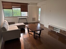 10101 Grosvenor Pl, Unit 1302 in Rockville, MD - Building Photo