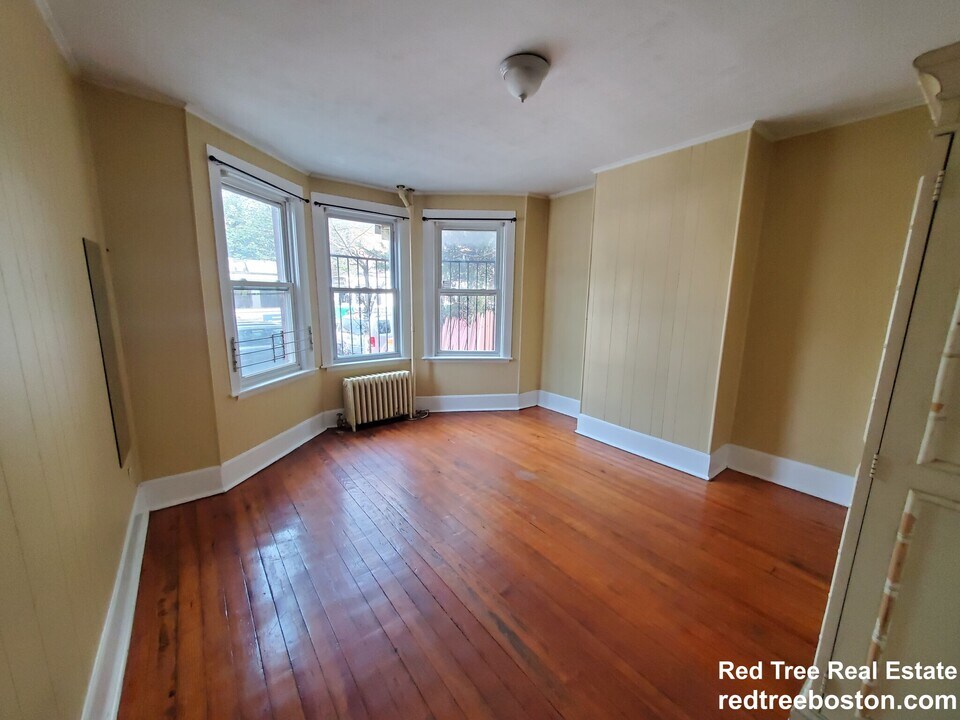 846 Huntington Ave, Unit 1 in Boston, MA - Building Photo