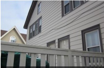 1686 N Van Buren St-Unit -Unit B in Milwaukee, WI - Building Photo - Building Photo