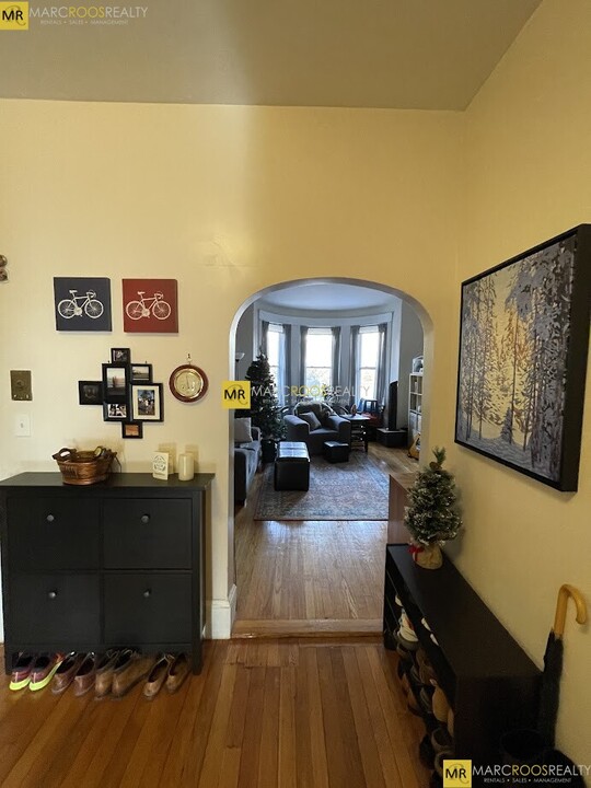 1489 Beacon St, Unit 3 in Brookline, MA - Building Photo