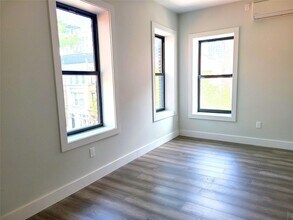 239 Lenox Ave, Unit 1120 in New York, NY - Building Photo - Building Photo