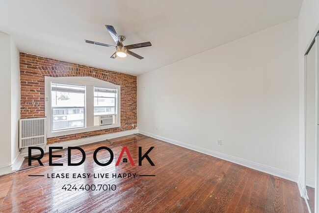 property at 915 S Carondelet St
