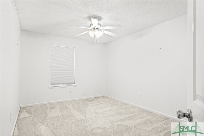 property at 3 Redbud Ct