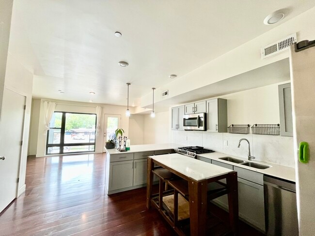 32 W 1700 S, Unit A11 in Salt Lake City, UT - Building Photo - Building Photo