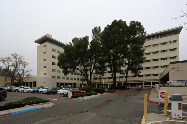 Sutter Park Redevelopment in Sacramento, CA - Foto de edificio - Building Photo