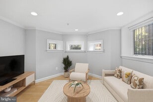1740 18th St NW in Washington, DC - Building Photo