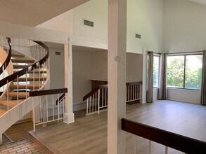 16969 Avenida De Santa Ynez in Los Angeles, CA - Building Photo - Building Photo