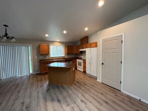 4284 Sweet Rd in Blaine, WA - Building Photo - Building Photo