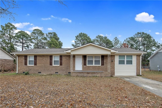 property at 929 Hollydale Ln