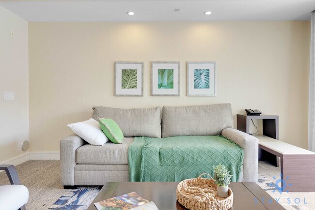 5300 NW 87th Ave in Doral, FL - Building Photo - Building Photo
