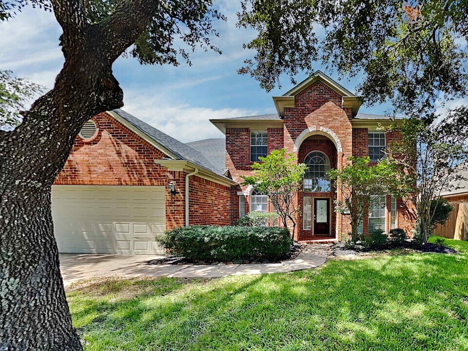 1120 Sunset Lakes Dr in Pearland, TX - Building Photo