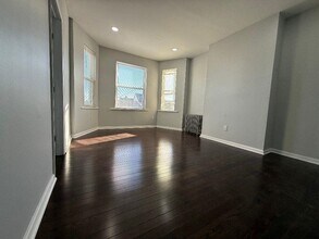 125 W 3rd St in Bayonne, NJ - Building Photo - Building Photo