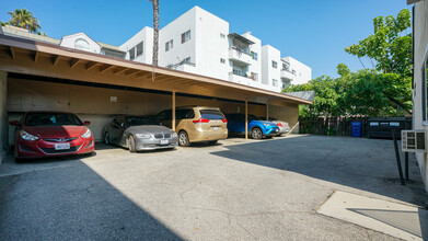 5263 Riverton Ave in North Hollywood, CA - Building Photo - Building Photo