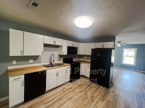 6412 Rockford Dr in Fayetteville, NC - Building Photo - Building Photo