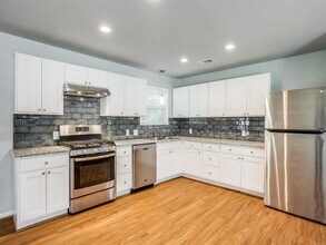 10562 Andover Dr in Dallas, TX - Building Photo - Building Photo