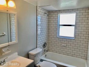 1896 40th Ave in Vero Beach, FL - Foto de edificio - Building Photo