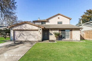 1910 Windy Peaks Ct in Houston, TX - Building Photo