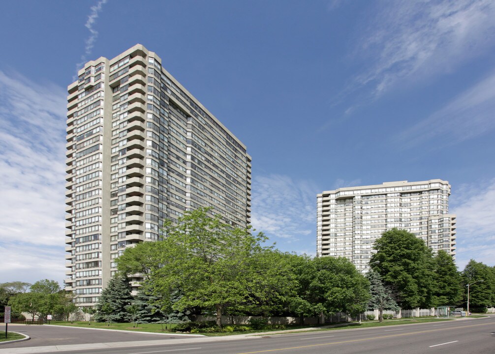 Barclay Terrace in Toronto, ON - Building Photo