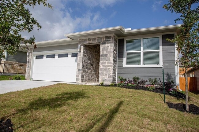 10712 Deaton Ln in Austin, TX - Building Photo - Building Photo