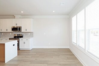 2415 Anlee Rd in Crozet, VA - Building Photo - Building Photo