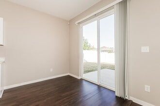 425 Chimney Rock Dr in Ruskin, FL - Building Photo - Building Photo