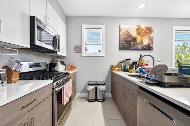 property at 1432 46th St