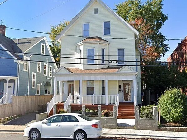 17 Wyman St in Boston, MA - Building Photo