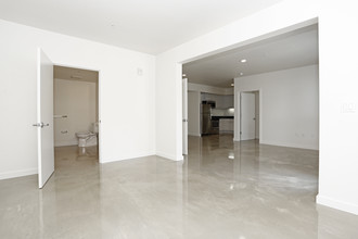 3900 Adeline in Emeryville, CA - Building Photo - Interior Photo