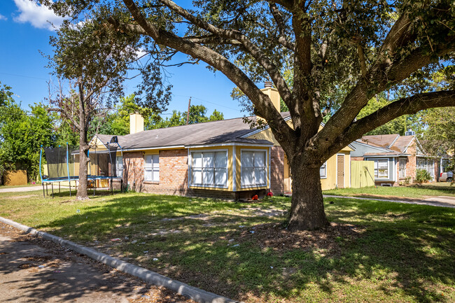 Fountain View Patio Homes in Houston, TX - Foto de edificio - Building Photo