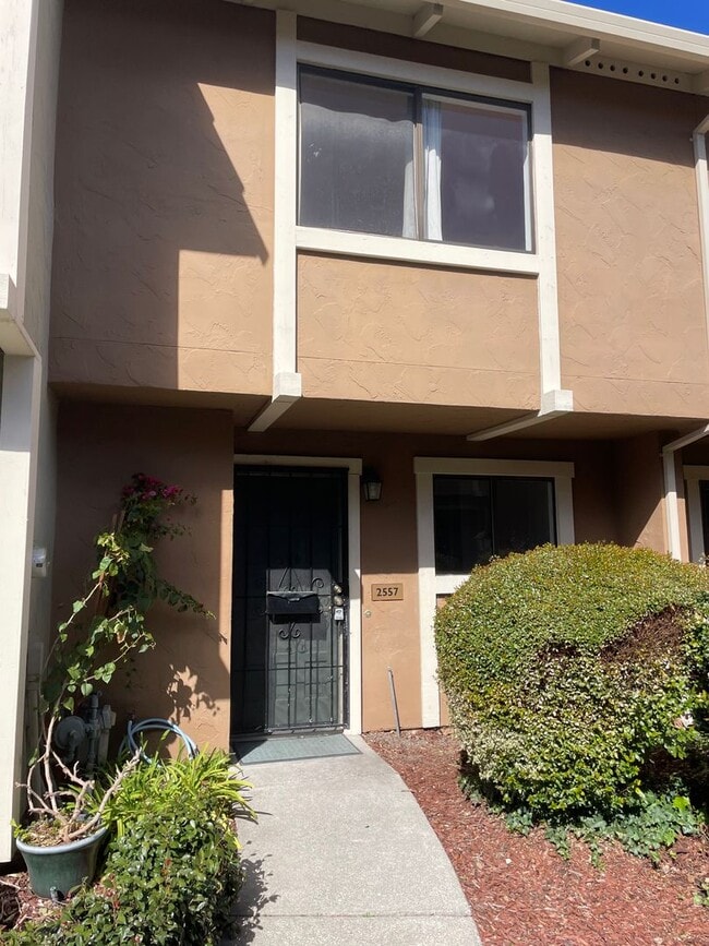 property at 2557 Vallejo St