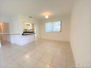 3400 S Le Jeune Rd in Miami, FL - Building Photo - Building Photo