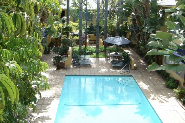 property at 1615 N Laurel Ave