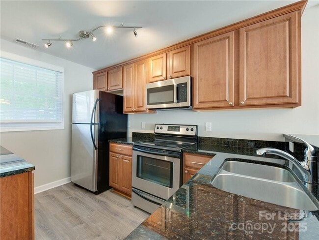 1344 Green Oaks Ln in Charlotte, NC - Building Photo - Building Photo